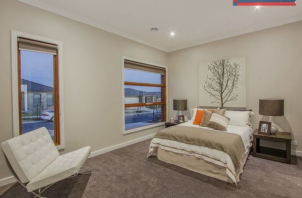 30 Perugia Avenue, Greenvale