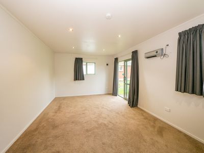 35 Columba Avenue, Calton Hill