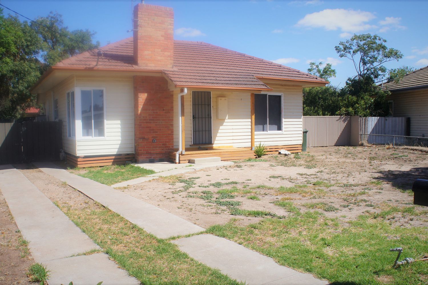 5 SINCLAIR PLACE, Horsham