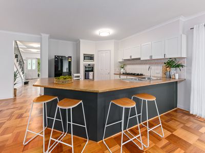 30 Whiteley Parade, Taylors Lakes