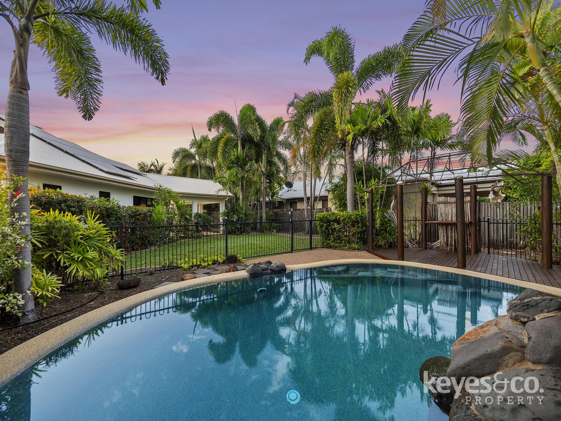 21-23 Warbler Crescent, Douglas