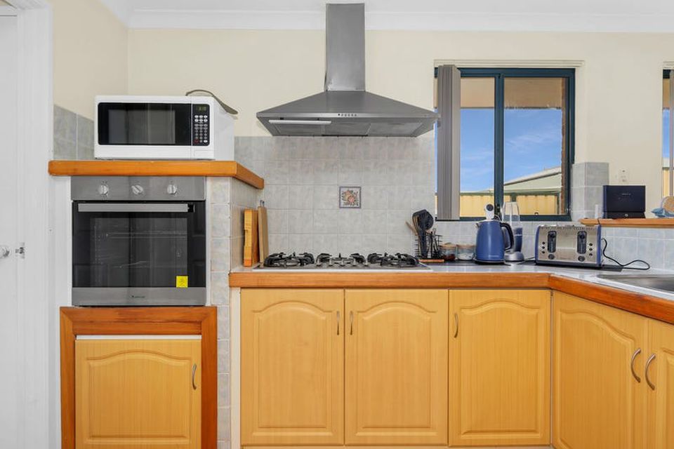 6 Coorong Turn , Warnbro