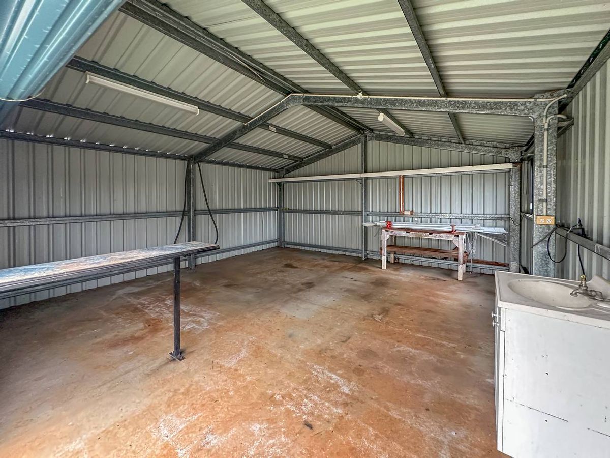 7 Waller Street, Atherton