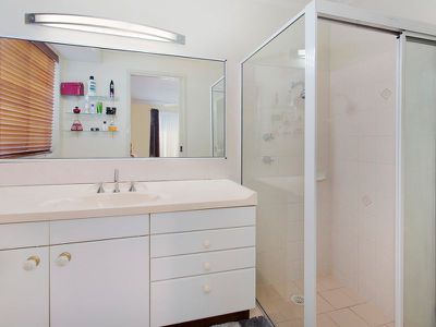 11 Throsby Avenue, Horsley