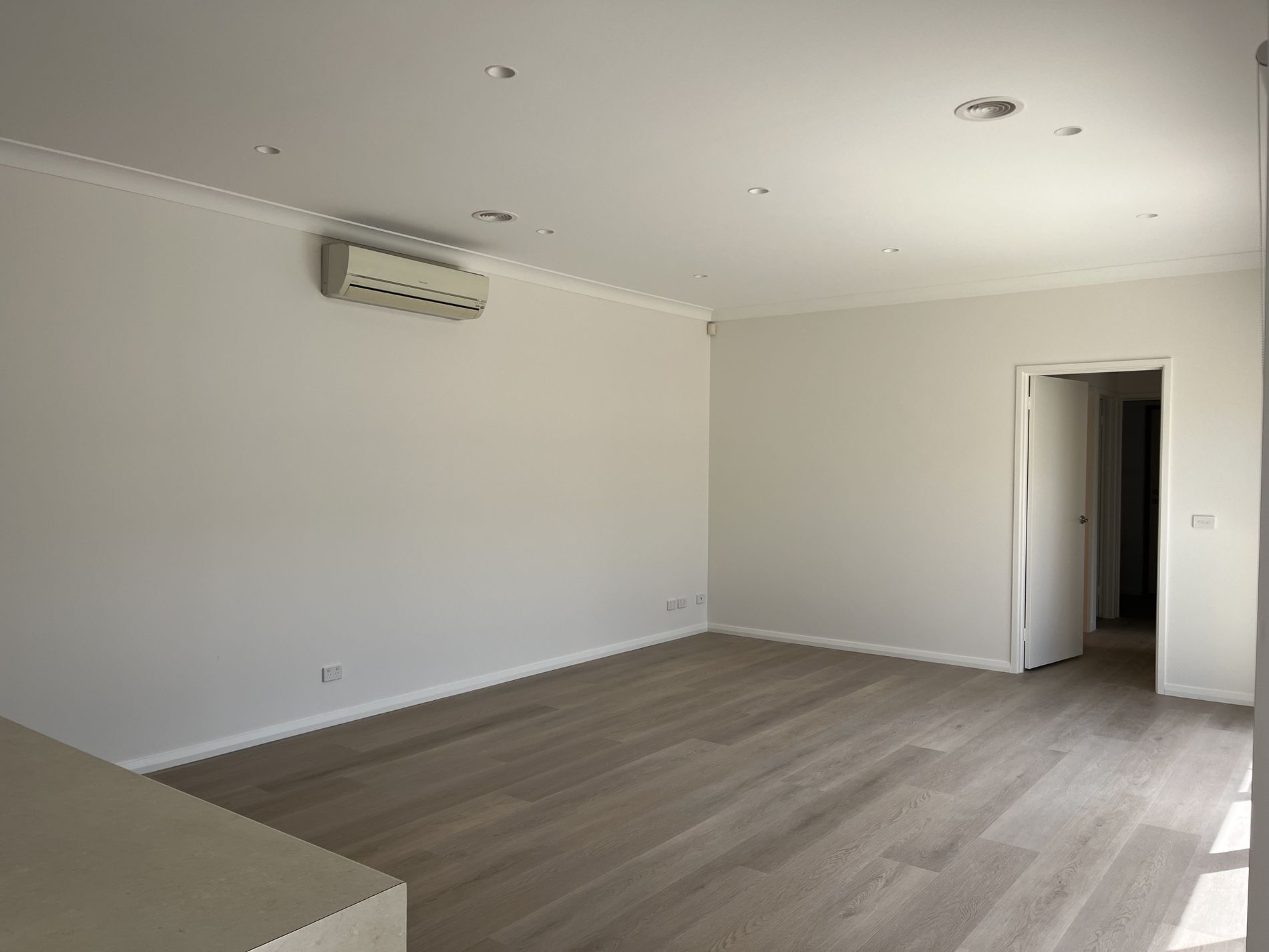 2 / 3 McNabb Avenue, Geelong West