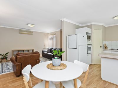 2/50 Ramsdale Street, Doubleview
