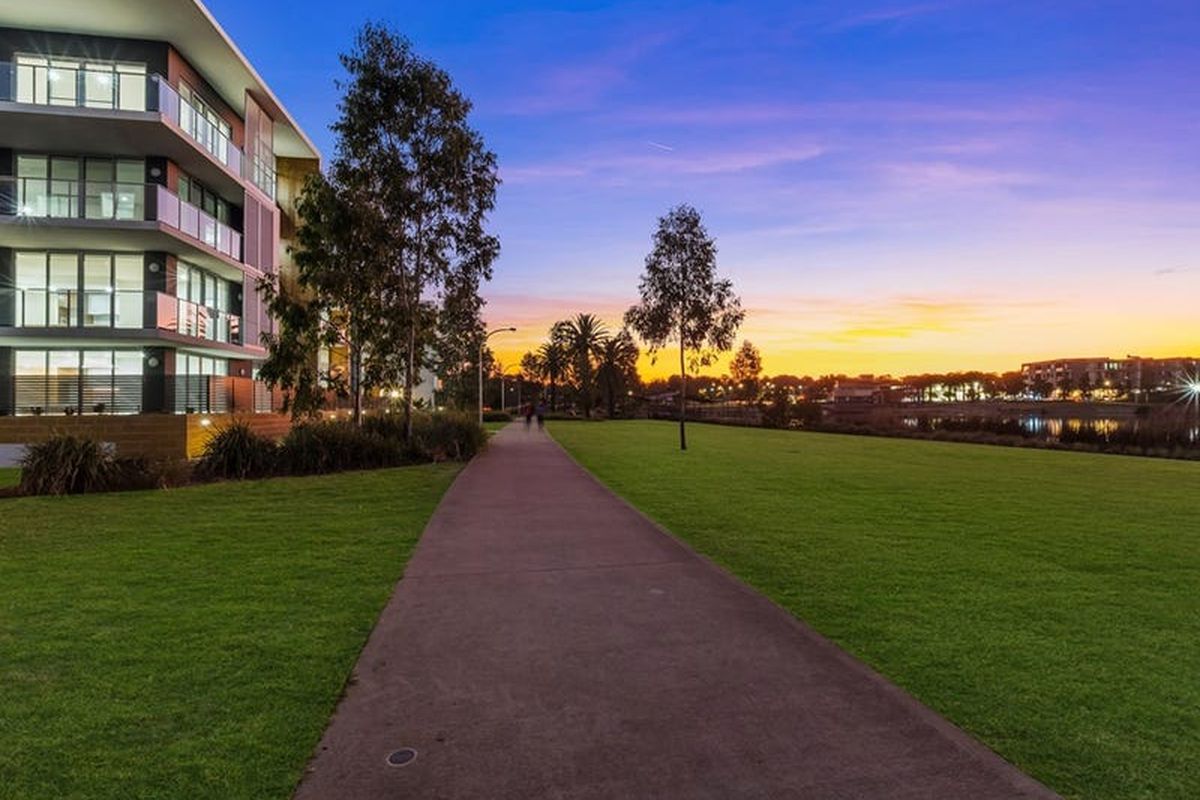 106 / 98 Lakeside Parade, Jordan Springs