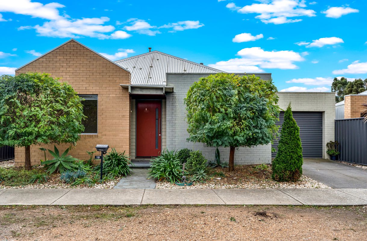19 Millstream Pass, Craigieburn