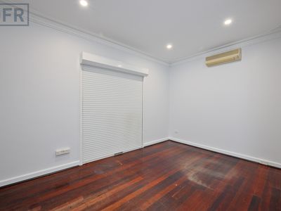 15 Robinson Avenue, Belmont