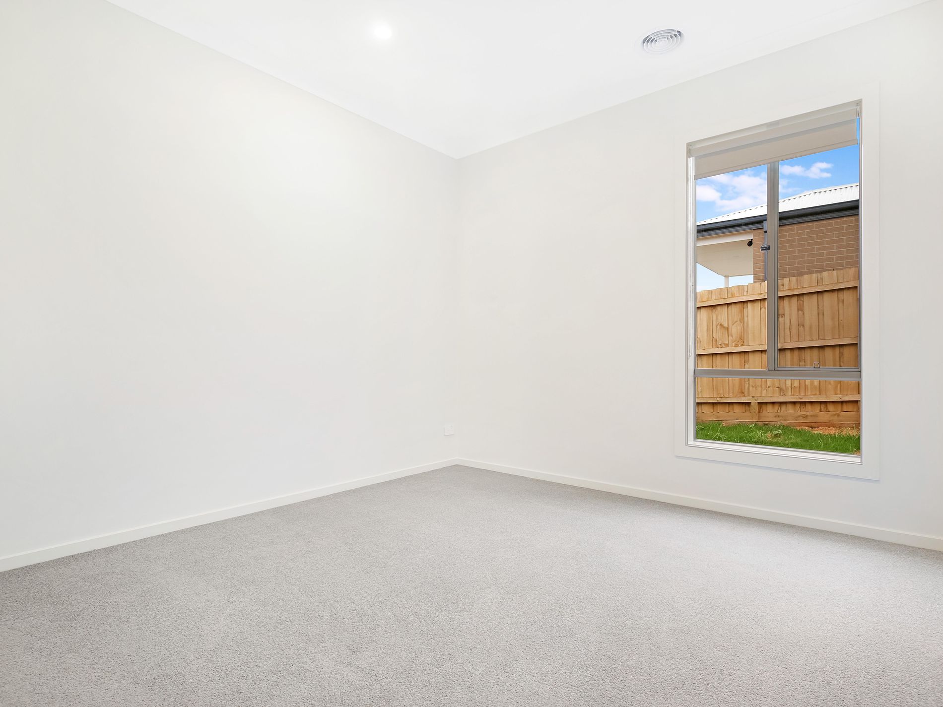 18 Marriott Blvd, Weir Views