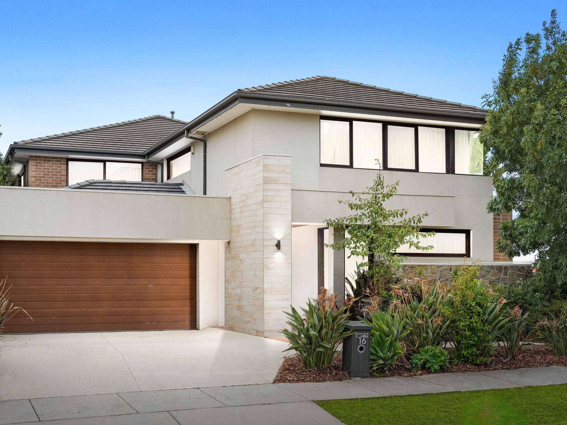 16 Armstrong Boulevard, Mount Duneed