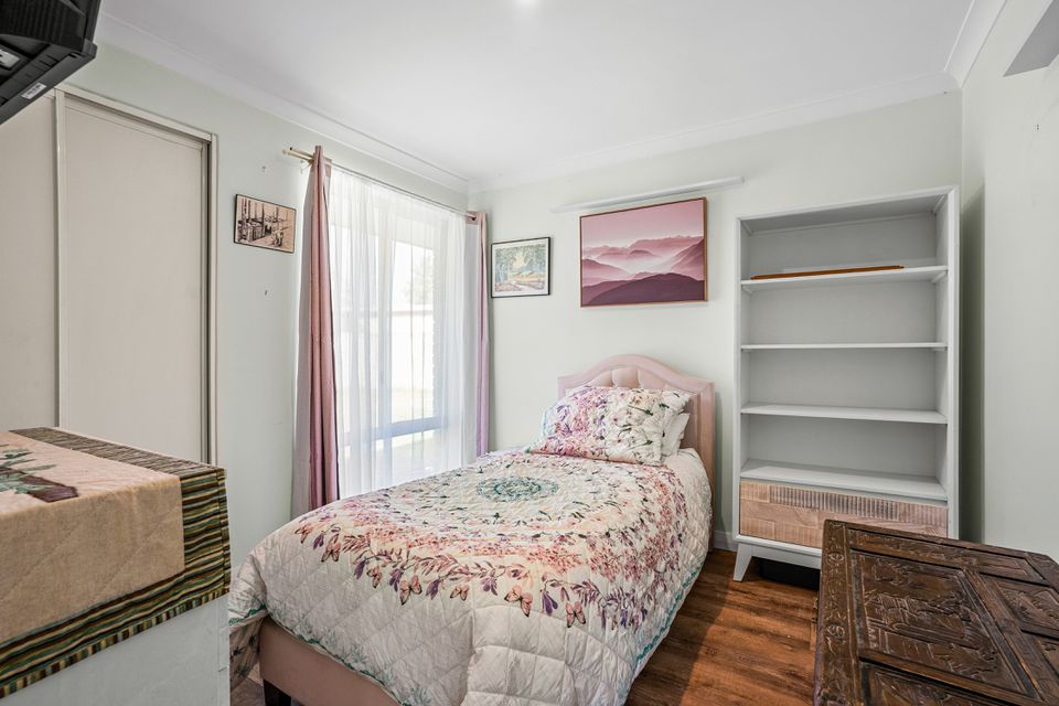 24 MANLY CRESCENT, Warnbro