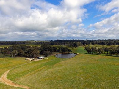 70 McLennan Road, Ladys Pass