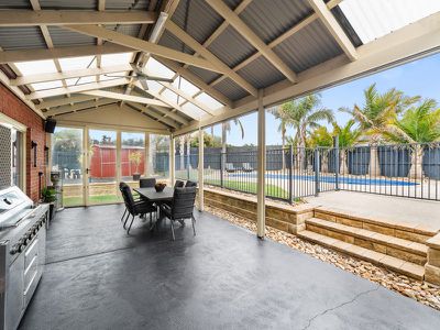 4 Palagia Court, Somerville