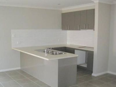 27 Tyler Crescent, Tarneit