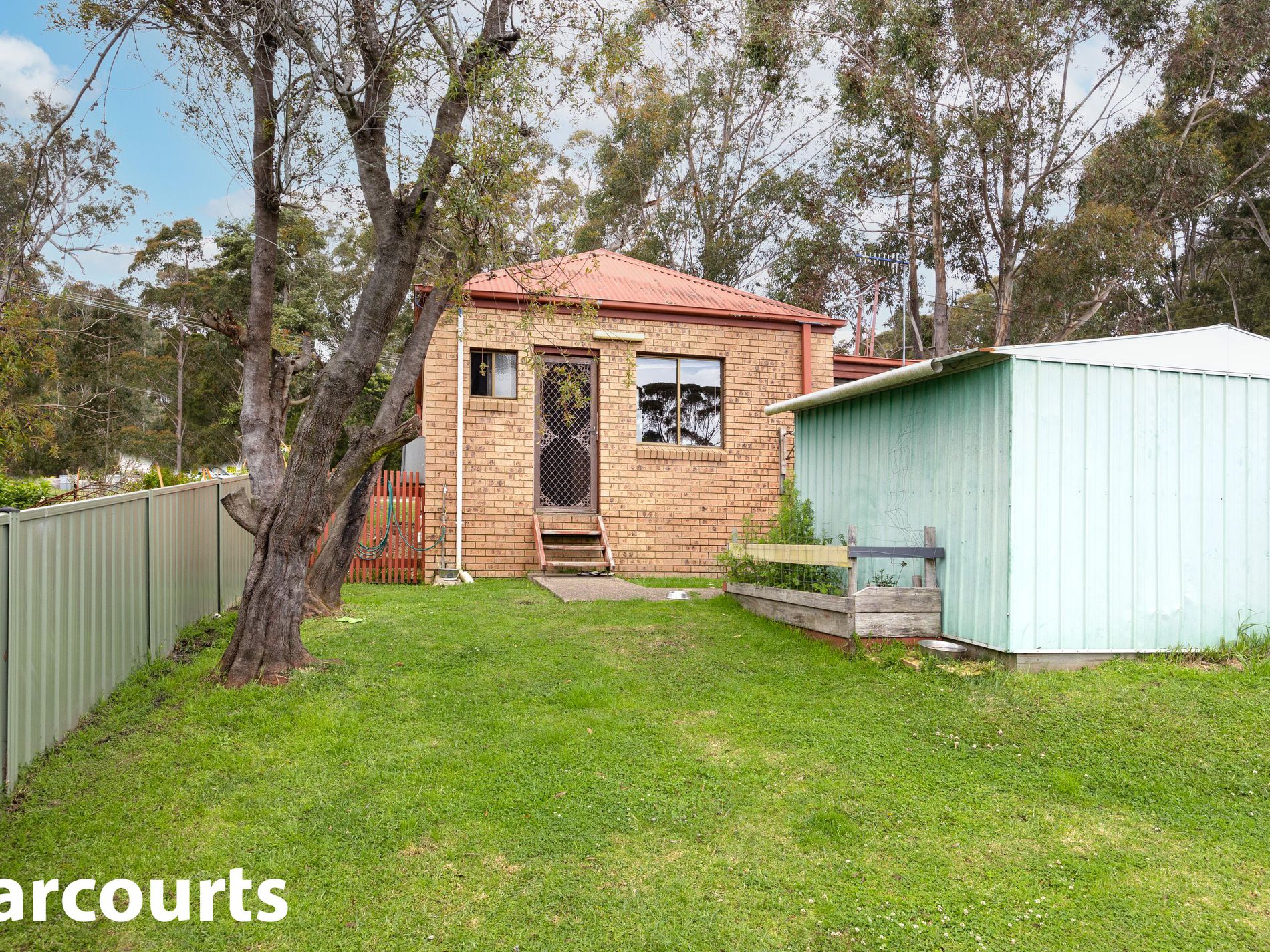 89 Kings Point Drive, Kings Point