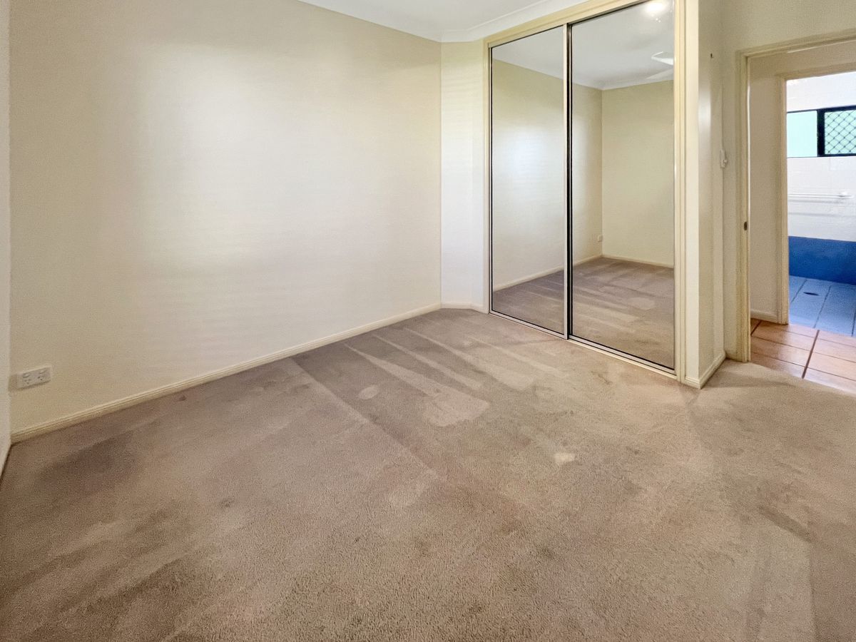 8 Jannina Drive, Atherton