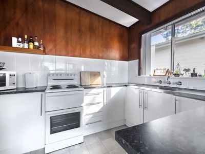 15 Hilltop Crescent, Mollymook