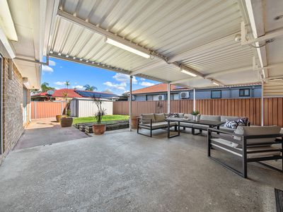 10 Morgan Close, Prairiewood