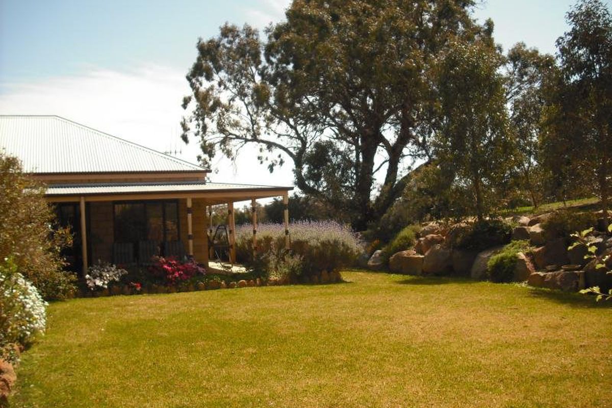 317 TARCOMBE Road, Avenel