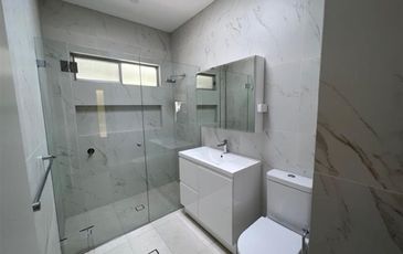 12 Fourth Avenue, Loftus