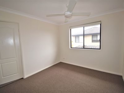 1 / 6 Crosby Avenue, Pacific Pines