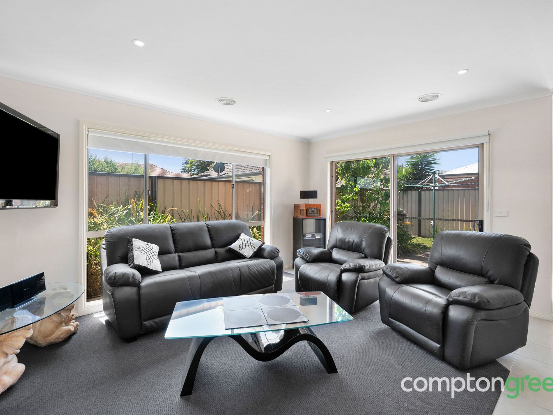 2 / 60 Tanner Street, Breakwater