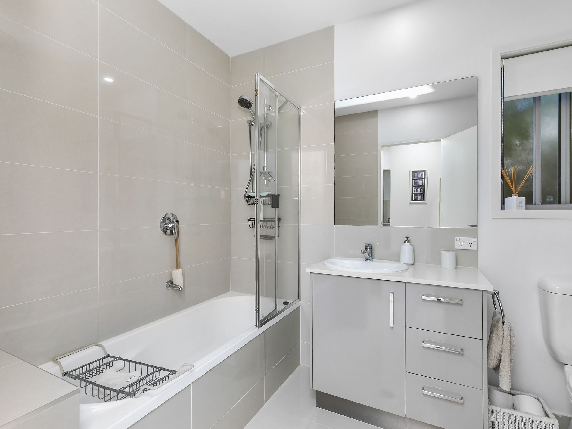 2  / 2 Goldfinch Close, Peregian Springs