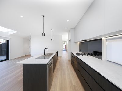 1 / 4 Anderson Street, Ascot Vale