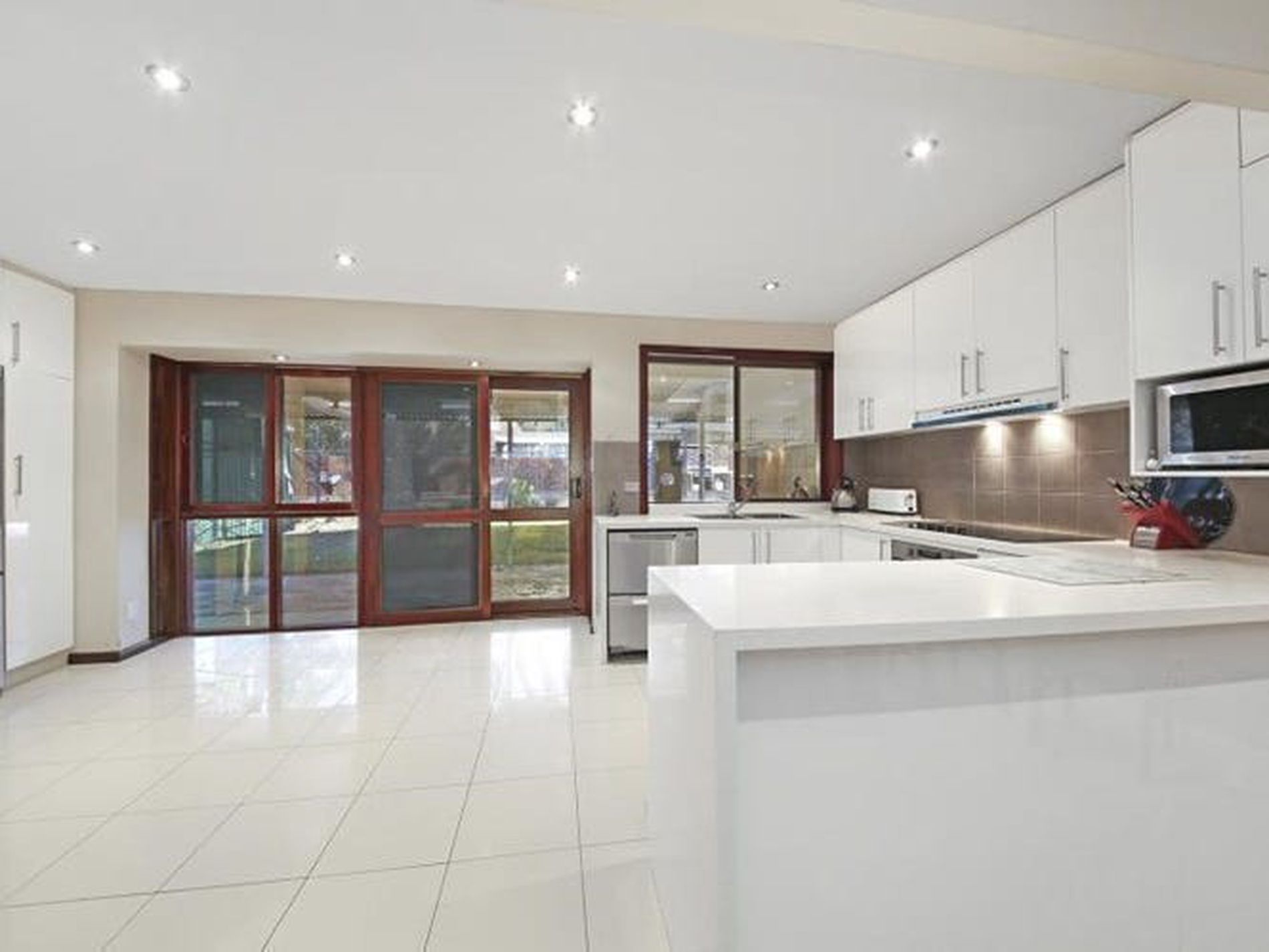 15 Lentara Court, Georges Hall