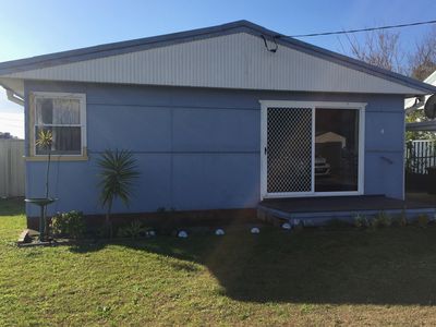 1 / 4 Banksia Avenue, Windang