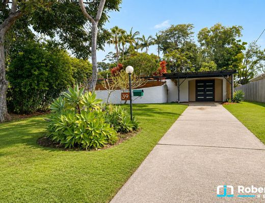 Affordable Living with Golf Course Outlook image 1