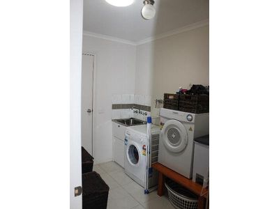 2 / 8B Elwood Street, Golden Square