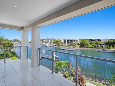 49 Harbourvue Court, Helensvale