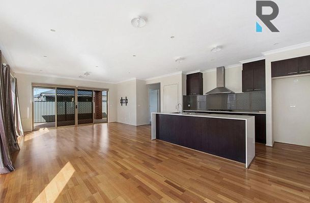 493 Grand Boulevard, Craigieburn