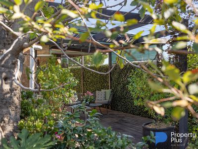 100 Railway Road, Elmore
