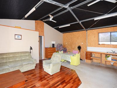 12 OAKES DRIVE, Burrum Heads