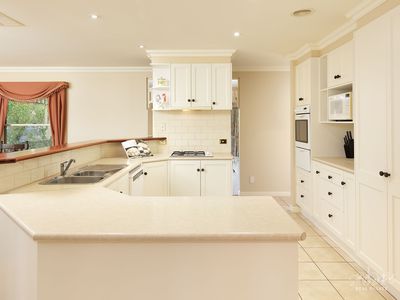 8 LYTHAM COURT, Wodonga