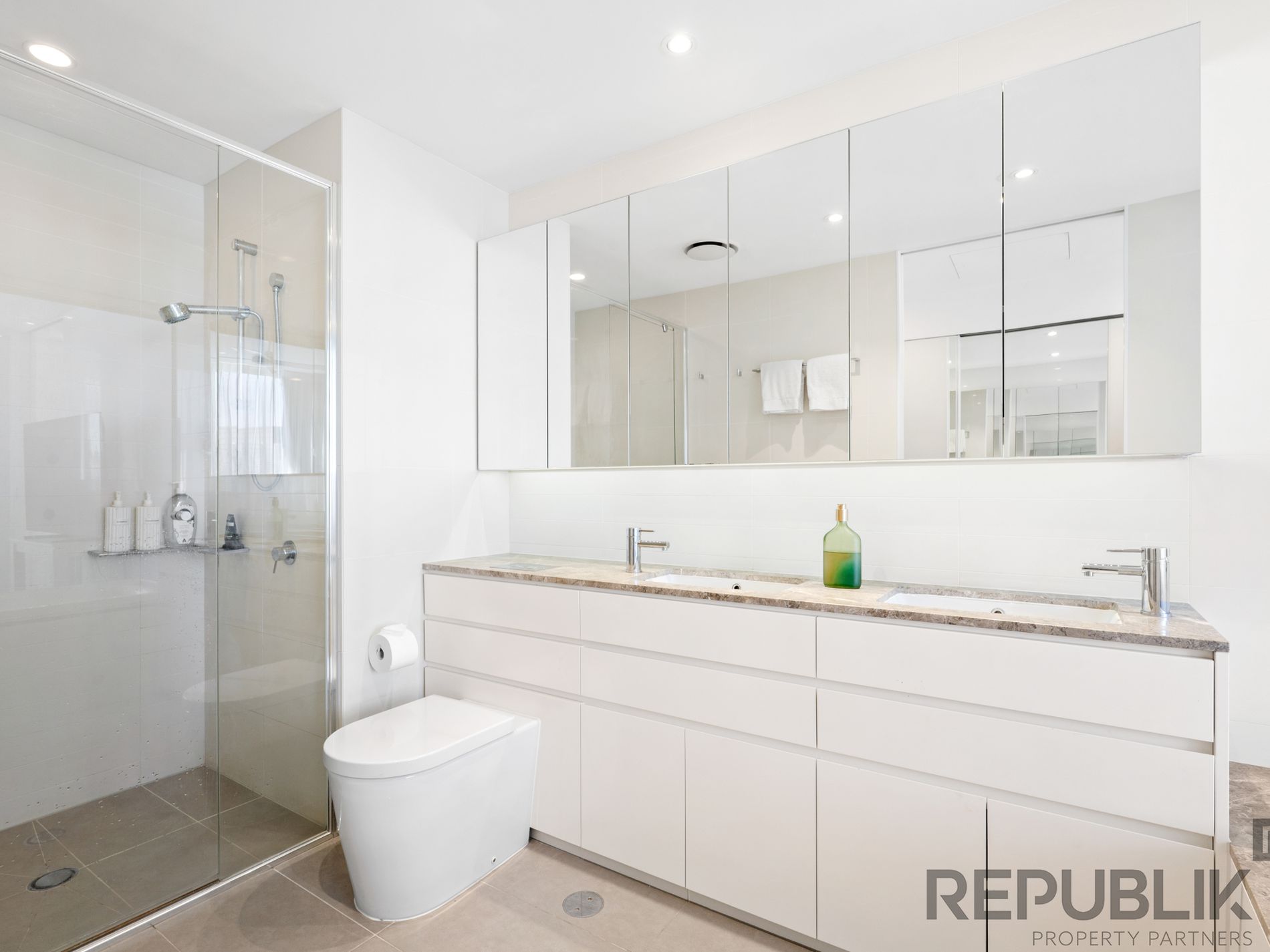4301 / 2 SUNSET AVENUE, Paradise Point