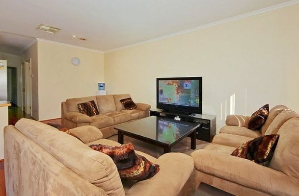 9 Meadowbank Lane, Craigieburn