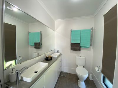 6 Dundee Drive, Kawungan