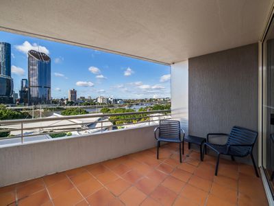 826 / 1A Glenelg Street, South Brisbane