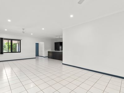 16 Anea Brace, Bilingurr