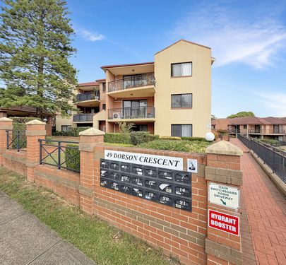 27 / 49 DOBSON CRESCENT, Baulkham Hills