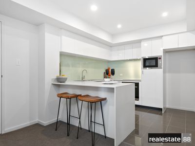 42 / 172 Railway Parade, West Leederville
