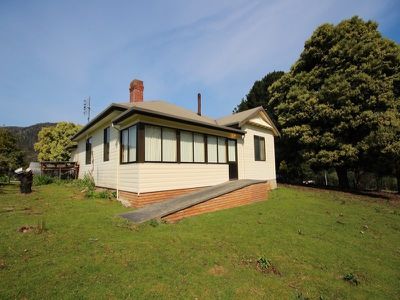 100 Crosswells Road, Pelverata