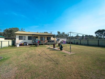 745 Londonderry Road, Londonderry