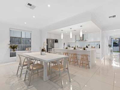 19 Feathertail Place, Gumdale