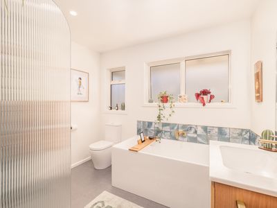 6 Laing Crescent, Heathcote Valley