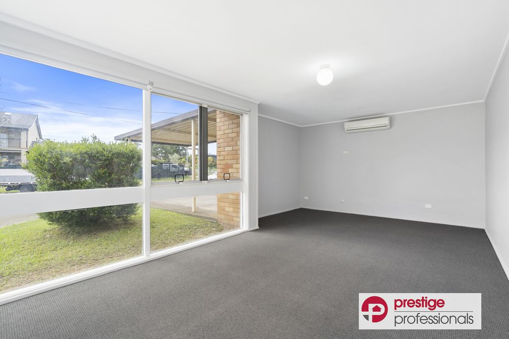 32 Burton Avenue, Moorebank
